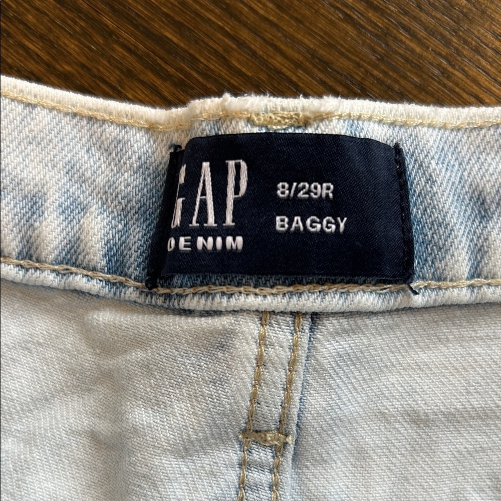 Gap Baggy Light Isla Wash Wide-Leg Ultra Soft Frayed Seam Jeans Bohemian Size 8 - Picture 2 of 14